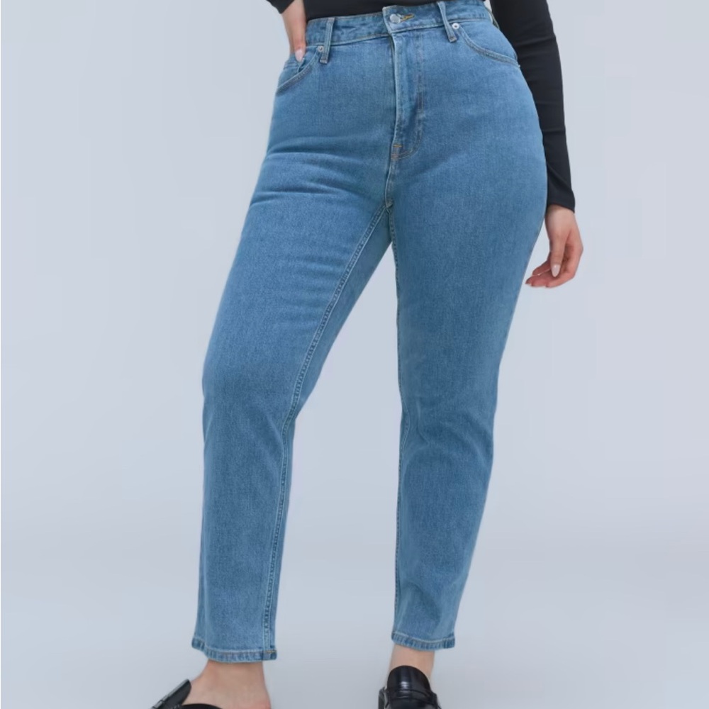 Everlane Women's Straight Leg Jeans in Light Blue Denim